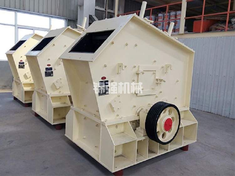 石子破碎機整套設(shè)備價格多少錢?石頭破碎機設(shè)備有哪些?(圖2) 石子破碎機整套設(shè)備價格多少錢?石頭破碎機設(shè)備有哪些?(圖2)