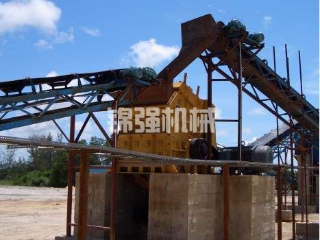 石子破碎機整套設(shè)備價格多少錢?石頭破碎機設(shè)備有哪些?(圖6) 石子破碎機整套設(shè)備價格多少錢?石頭破碎機設(shè)備有哪些?(圖6)